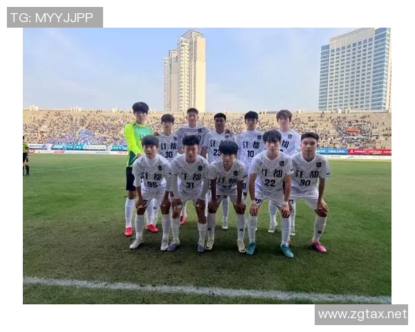 80后足球明星现状揭秘从巅峰到平凡的生活变迁与奋斗历程